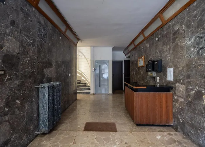 Elegant & Fresh Apartment In Hip Pagrati, Athens