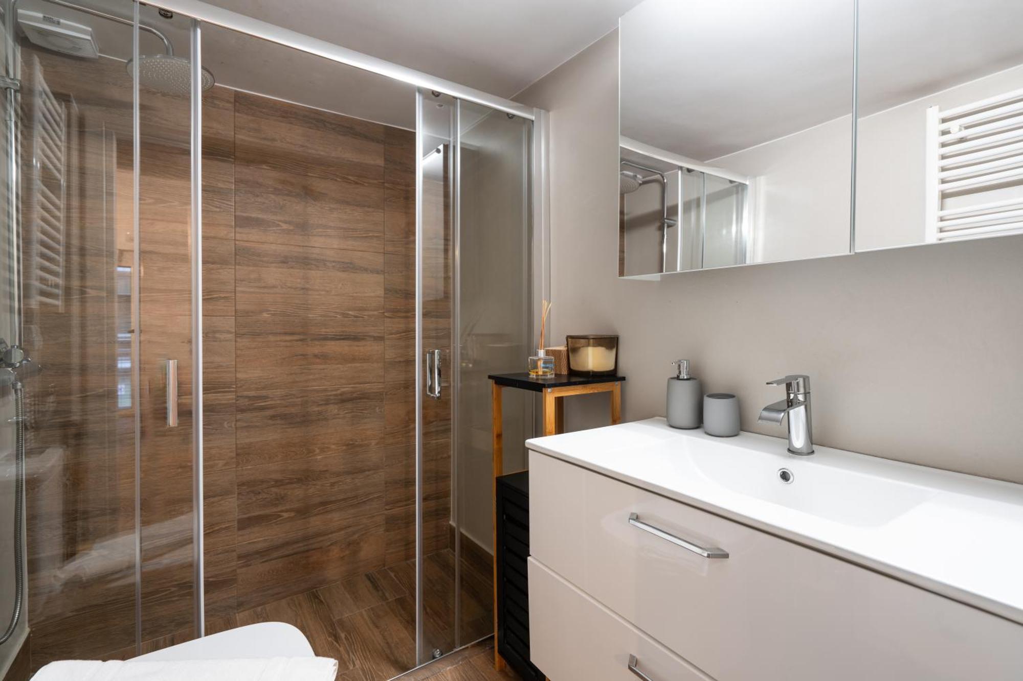 Appartement Elegant & Fresh In Hip Pagrati, Athènes