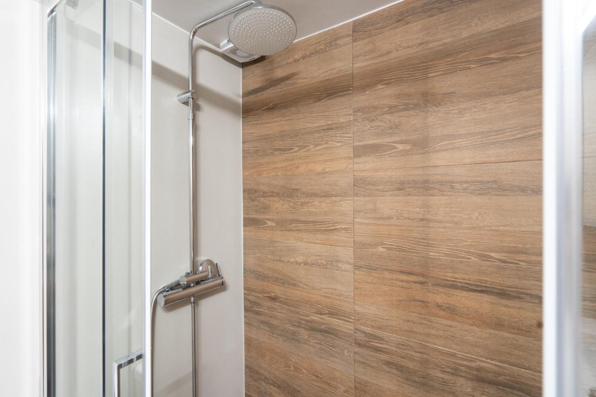 Appartement Elegant & Fresh In Hip Pagrati, *